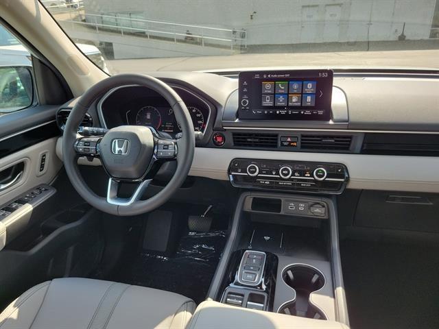 new 2025 Honda Pilot car, priced at $48,280