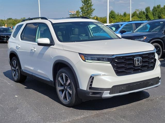new 2025 Honda Pilot car, priced at $51,550