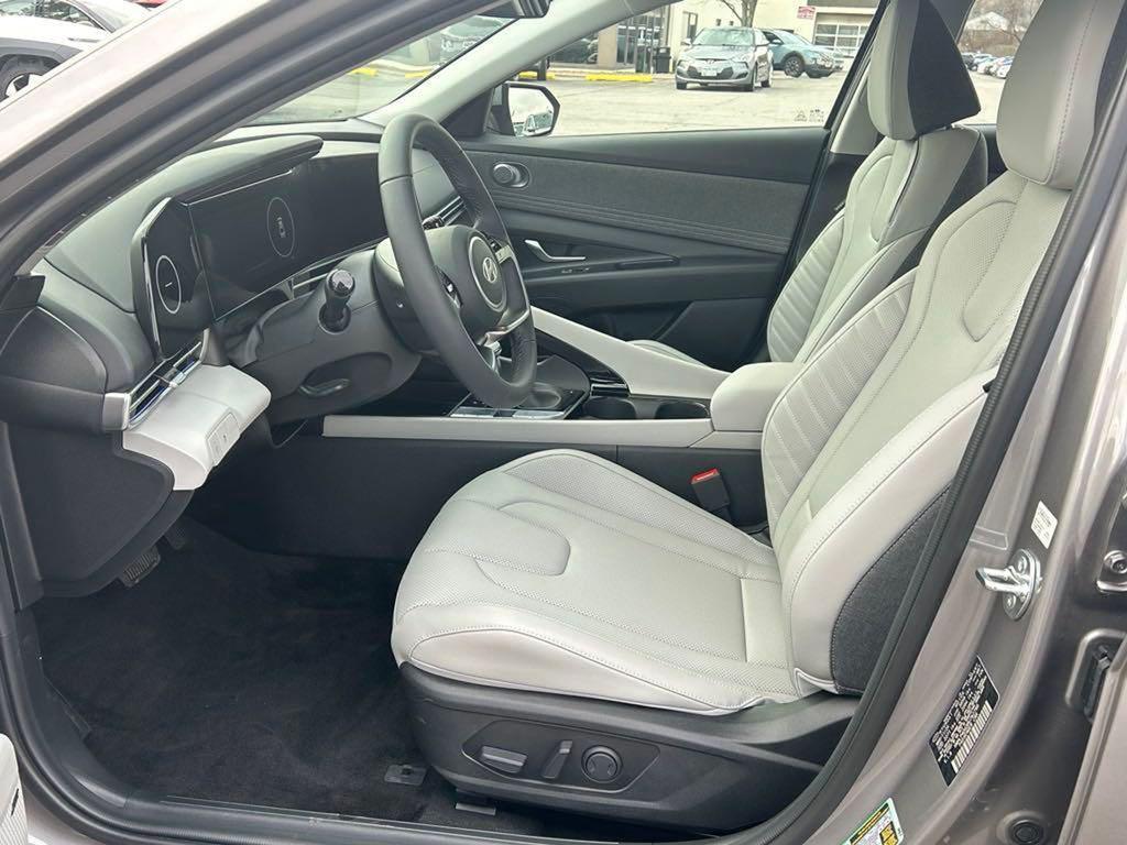 new 2024 Hyundai Elantra car, priced at $25,997