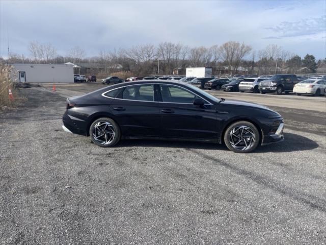 new 2024 Hyundai Sonata car, priced at $29,220