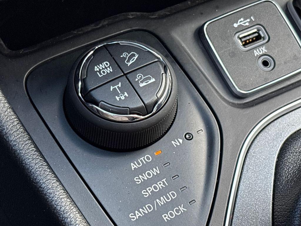 used 2020 Jeep Cherokee car, priced at $21,377
