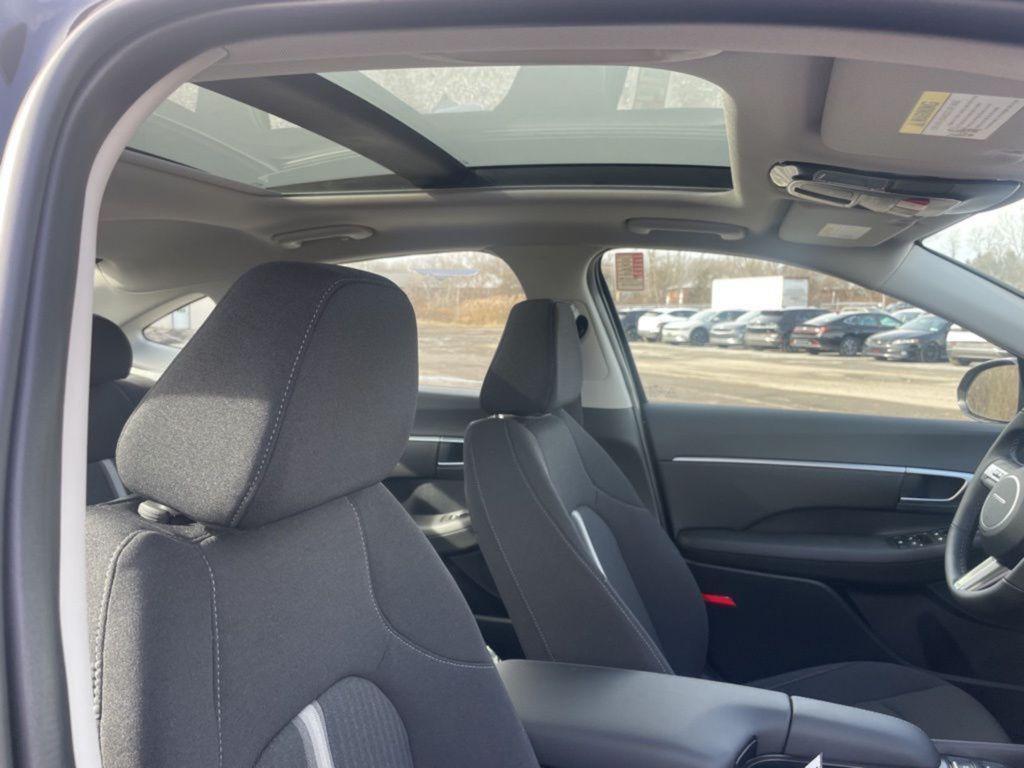 new 2024 Hyundai Sonata car, priced at $29,175