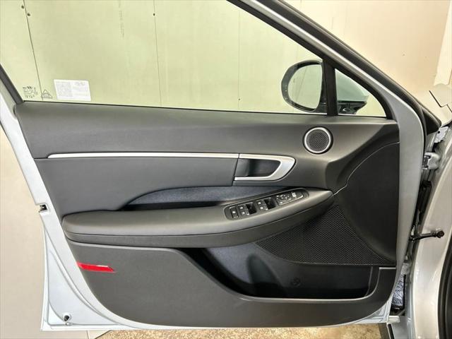 new 2025 Hyundai Sonata Hybrid car, priced at $31,940