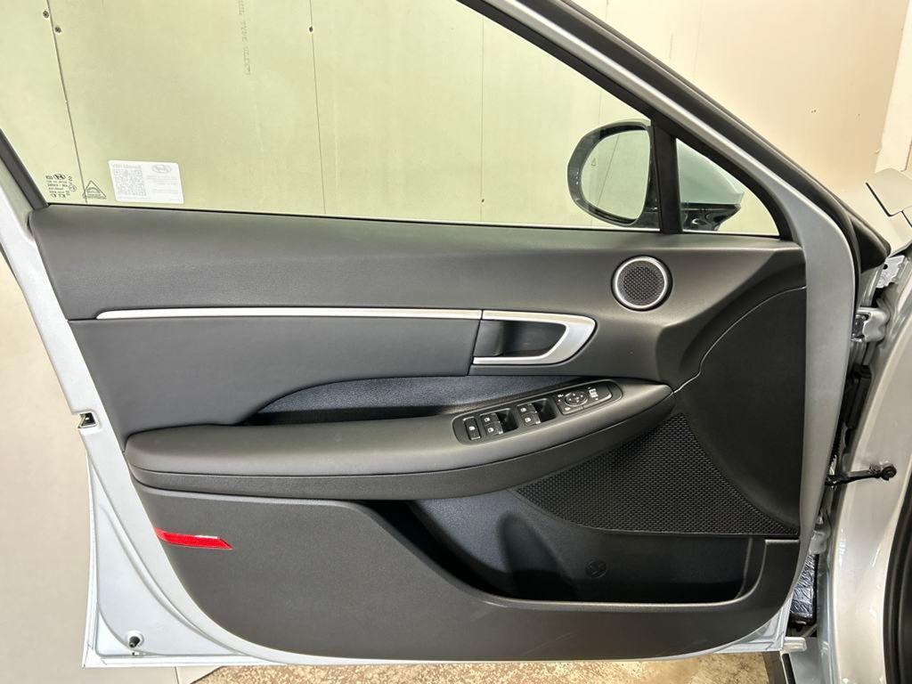 new 2025 Hyundai Sonata Hybrid car, priced at $31,440