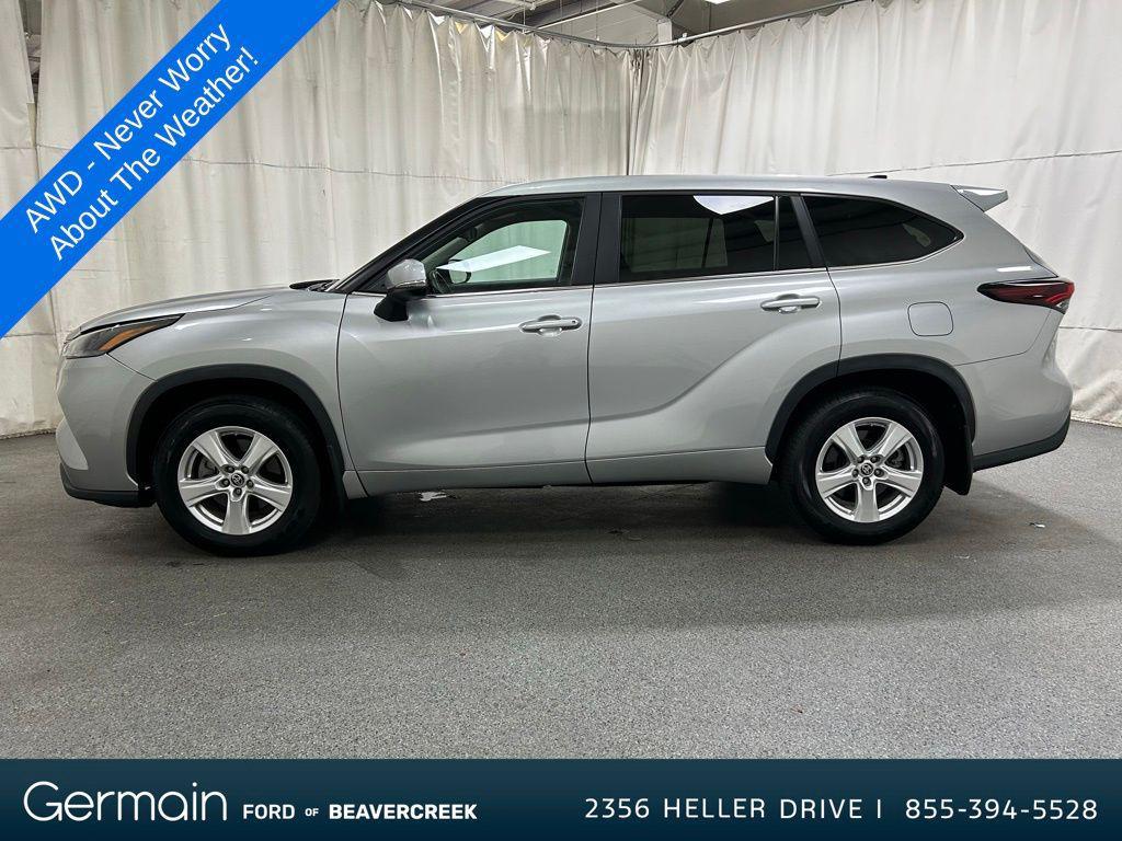 used 2024 Toyota Highlander car, priced at $38,995