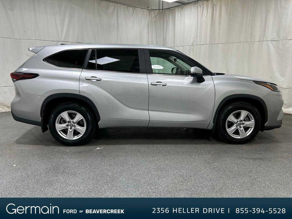 used 2024 Toyota Highlander car, priced at $38,995