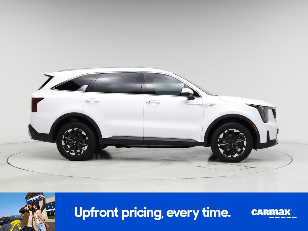used 2024 Kia Sorento car, priced at $33,998