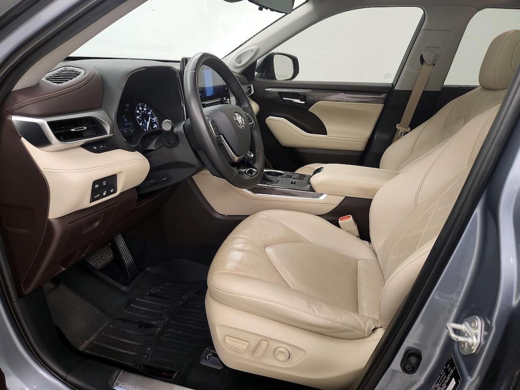 used 2020 Toyota Highlander car, priced at $40,998