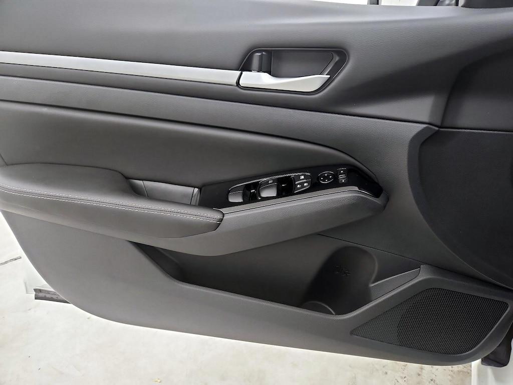 used 2023 Nissan Altima car, priced at $25,998