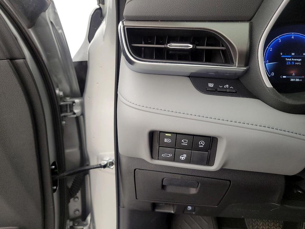 used 2023 Toyota Highlander car, priced at $38,998