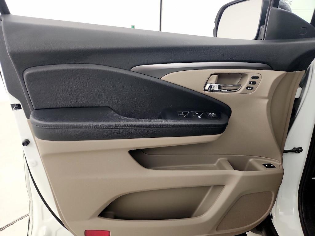 used 2021 Honda Pilot car, priced at $33,998