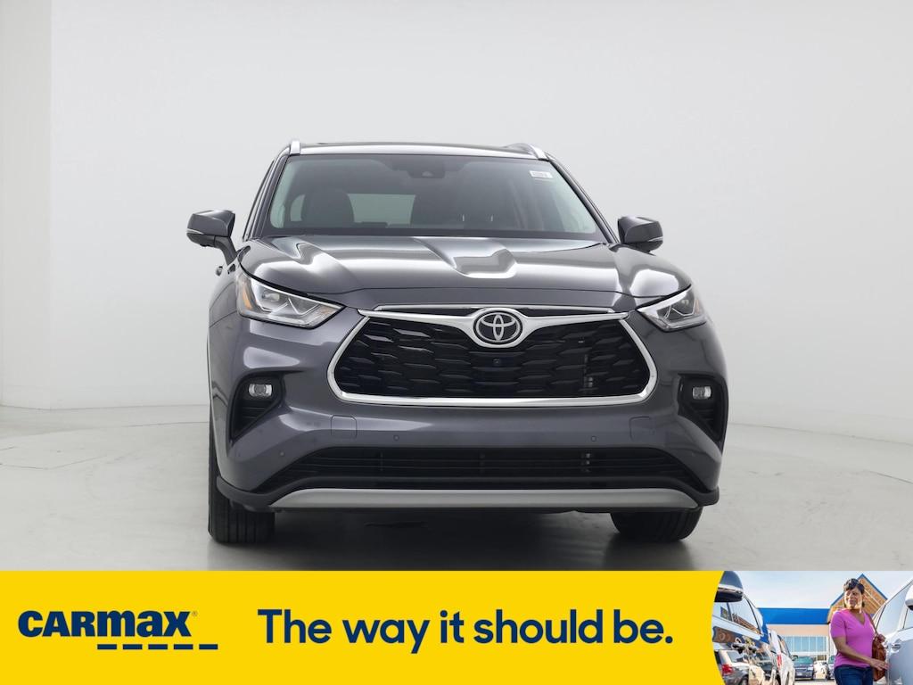 used 2023 Toyota Highlander car, priced at $48,998
