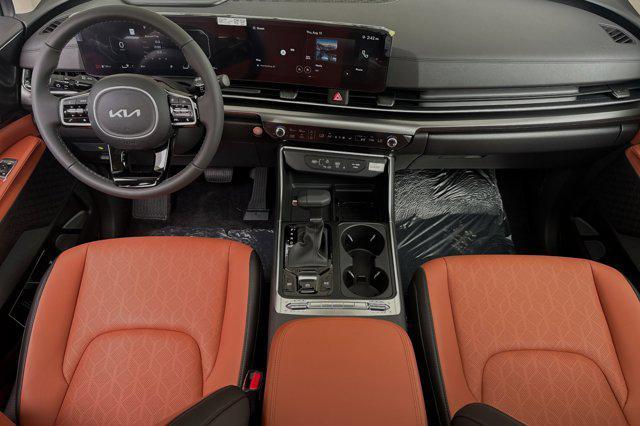 new 2025 Kia Carnival car, priced at $51,655