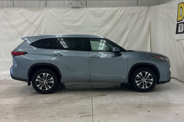 used 2020 Toyota Highlander car, priced at $35,468