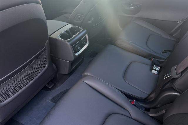 new 2025 Kia Carnival car, priced at $48,027