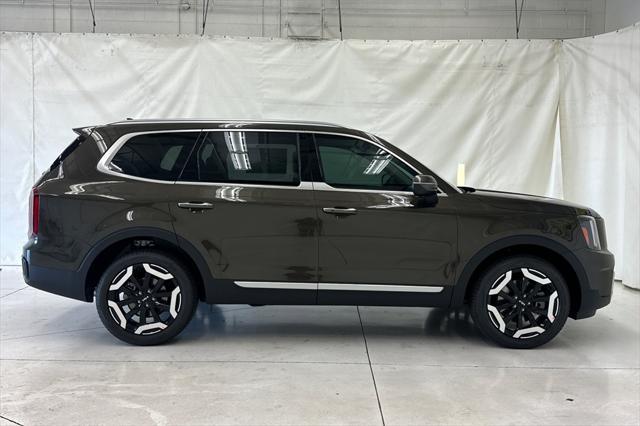 new 2025 Kia Telluride car, priced at $40,693