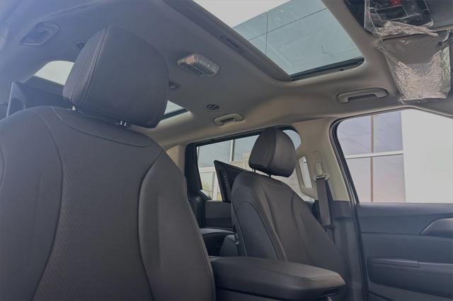 new 2025 Kia Carnival car, priced at $52,022