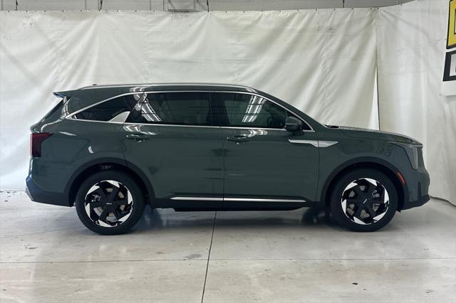 new 2025 Kia Sorento Hybrid car, priced at $41,330