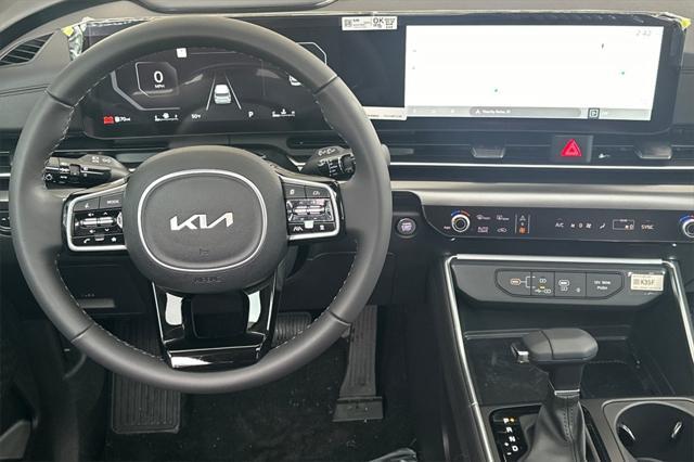 new 2025 Kia Carnival car, priced at $48,692