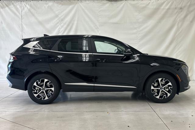 new 2025 Kia Sportage car, priced at $29,559