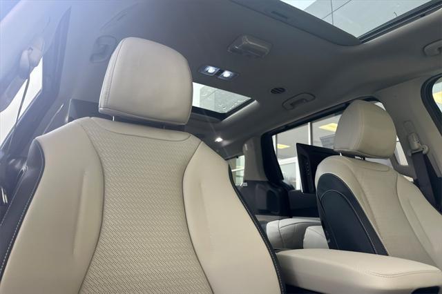 new 2025 Kia Carnival car, priced at $52,127