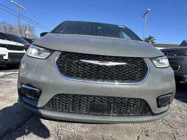 new 2025 Chrysler Pacifica car, priced at $45,460