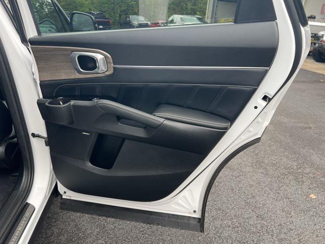 used 2021 Kia Sorento car, priced at $26,995