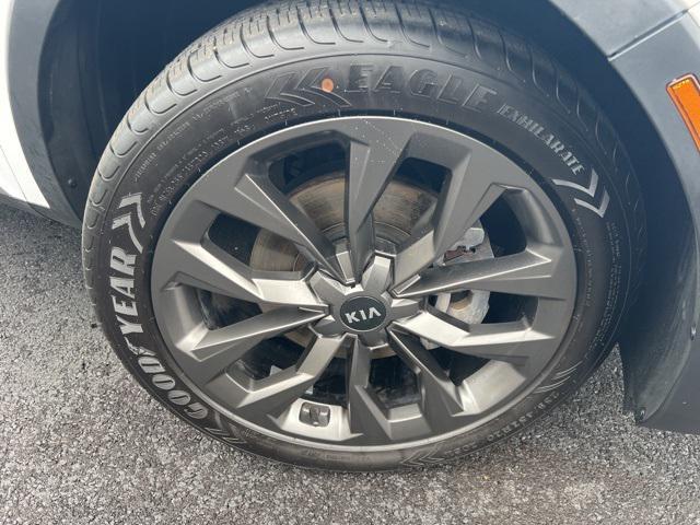 used 2021 Kia Sorento car, priced at $26,995