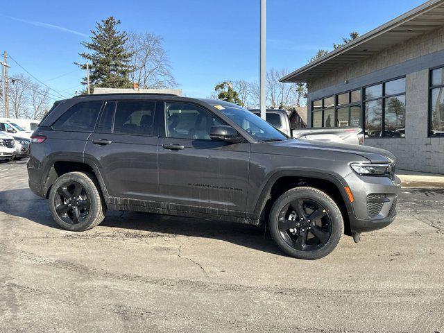 new 2025 Jeep Grand Cherokee car, priced at $42,175