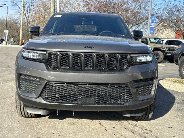 new 2025 Jeep Grand Cherokee car, priced at $42,175