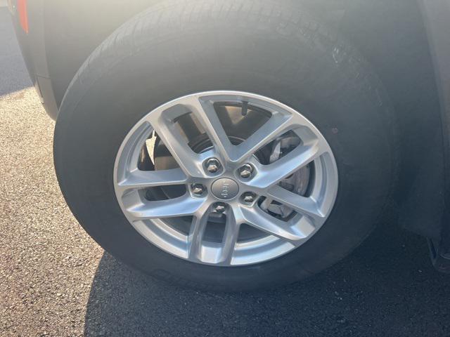 used 2023 Jeep Grand Cherokee L car, priced at $24,995