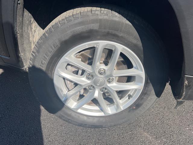 used 2023 Jeep Grand Cherokee L car, priced at $24,995