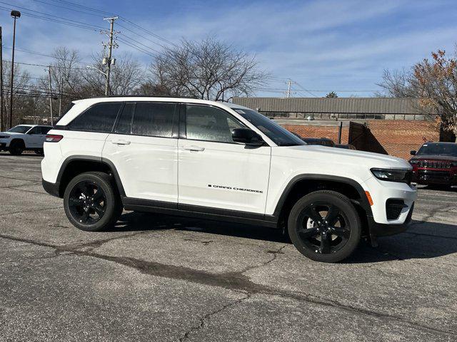 new 2025 Jeep Grand Cherokee car, priced at $42,580