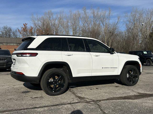 new 2025 Jeep Grand Cherokee car, priced at $42,580