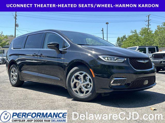 new 2024 Chrysler Pacifica car, priced at $45,070