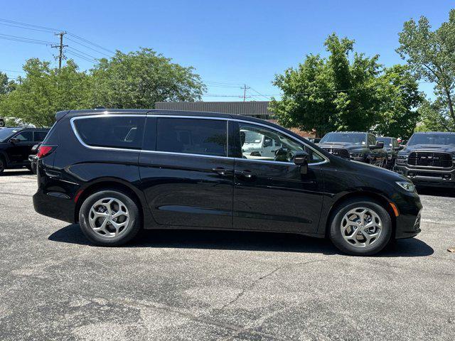 new 2024 Chrysler Pacifica car, priced at $53,570