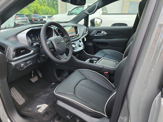 new 2025 Chrysler Pacifica car, priced at $58,380