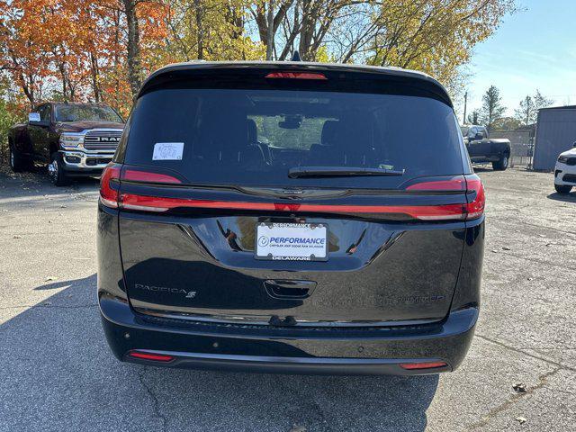 new 2025 Chrysler Pacifica car, priced at $55,870