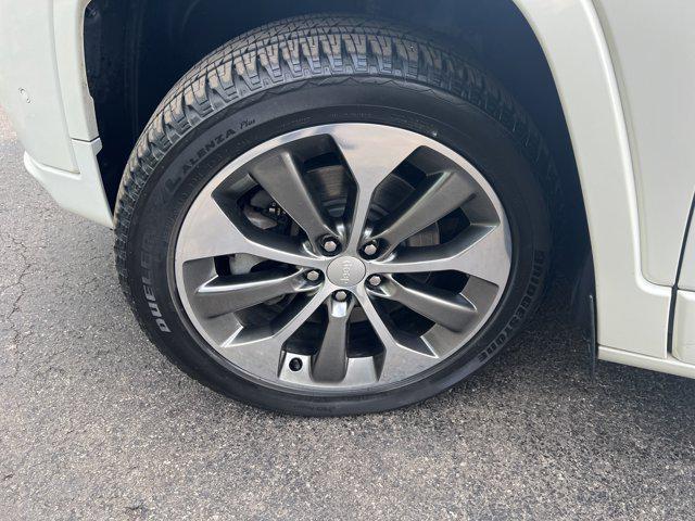 used 2019 Jeep Cherokee car, priced at $18,995