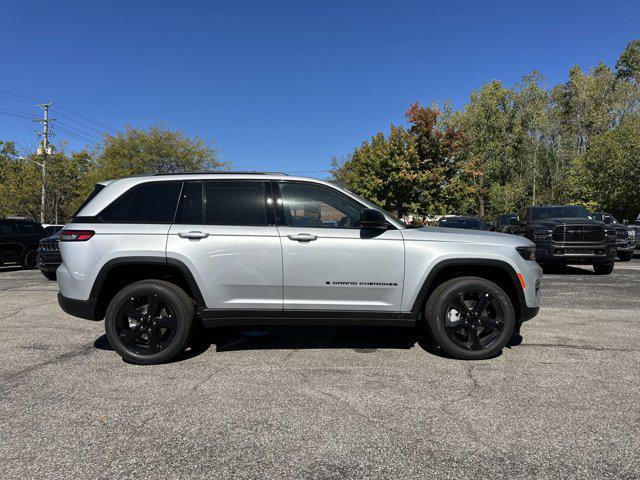 new 2025 Jeep Grand Cherokee car, priced at $53,460