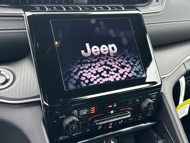 new 2025 Jeep Grand Cherokee car, priced at $41,580