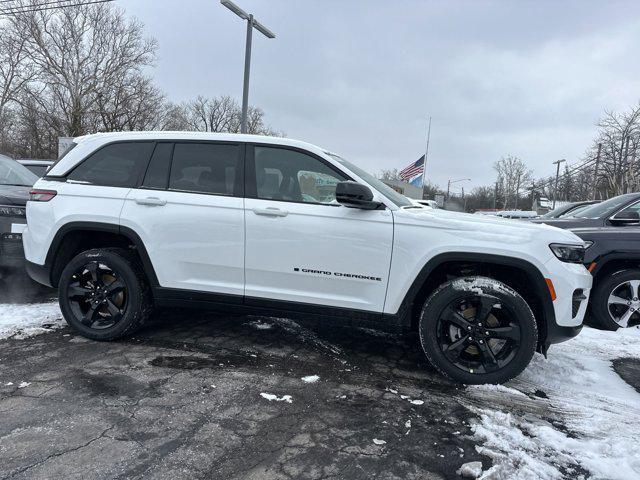 new 2025 Jeep Grand Cherokee car, priced at $41,580