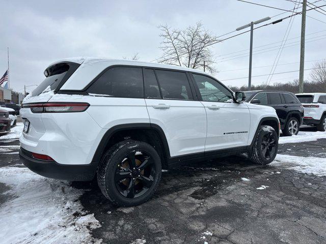 new 2025 Jeep Grand Cherokee car, priced at $41,580