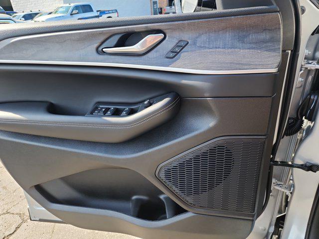 new 2025 Jeep Grand Cherokee car, priced at $43,515
