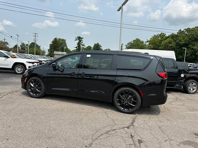 new 2023 Chrysler Pacifica car, priced at $49,596