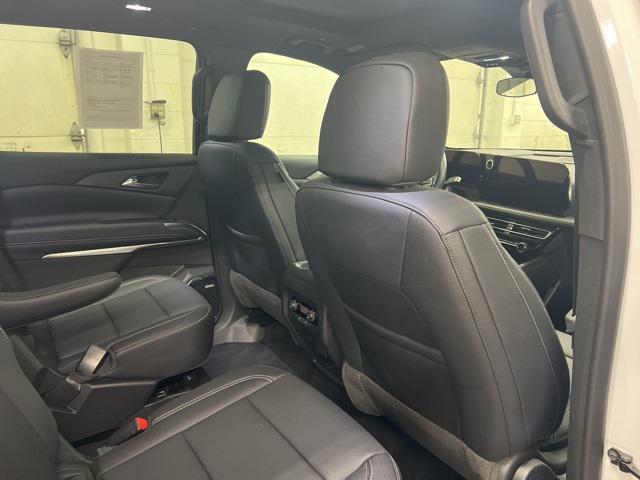 used 2024 Chevrolet Traverse car, priced at $39,995