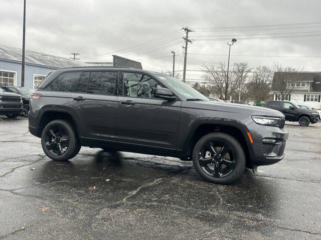 new 2025 Jeep Grand Cherokee car, priced at $51,560