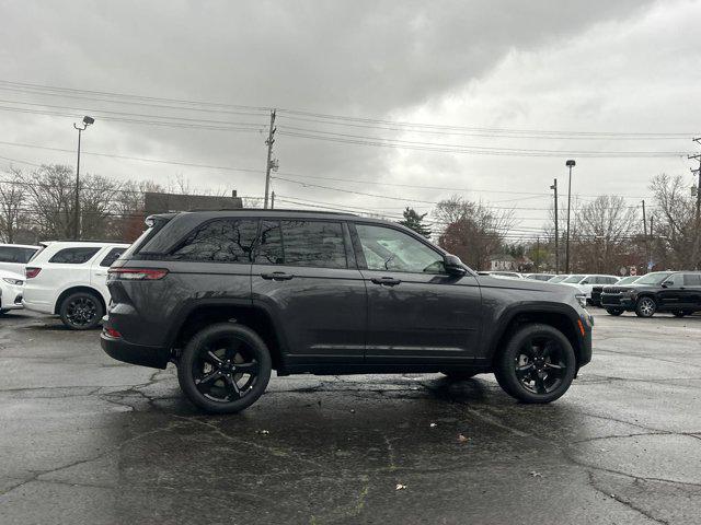 new 2025 Jeep Grand Cherokee car, priced at $51,560