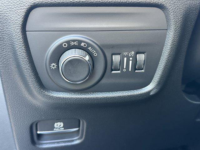 new 2025 Jeep Grand Cherokee car, priced at $39,248