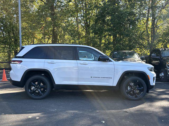 new 2025 Jeep Grand Cherokee car, priced at $39,248